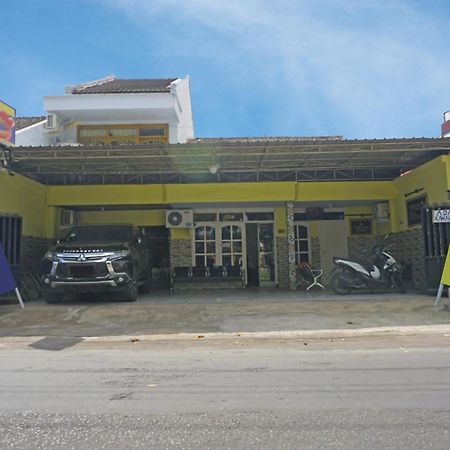 Putih Mulia Homestay Syariah Lumajang المظهر الخارجي الصورة
