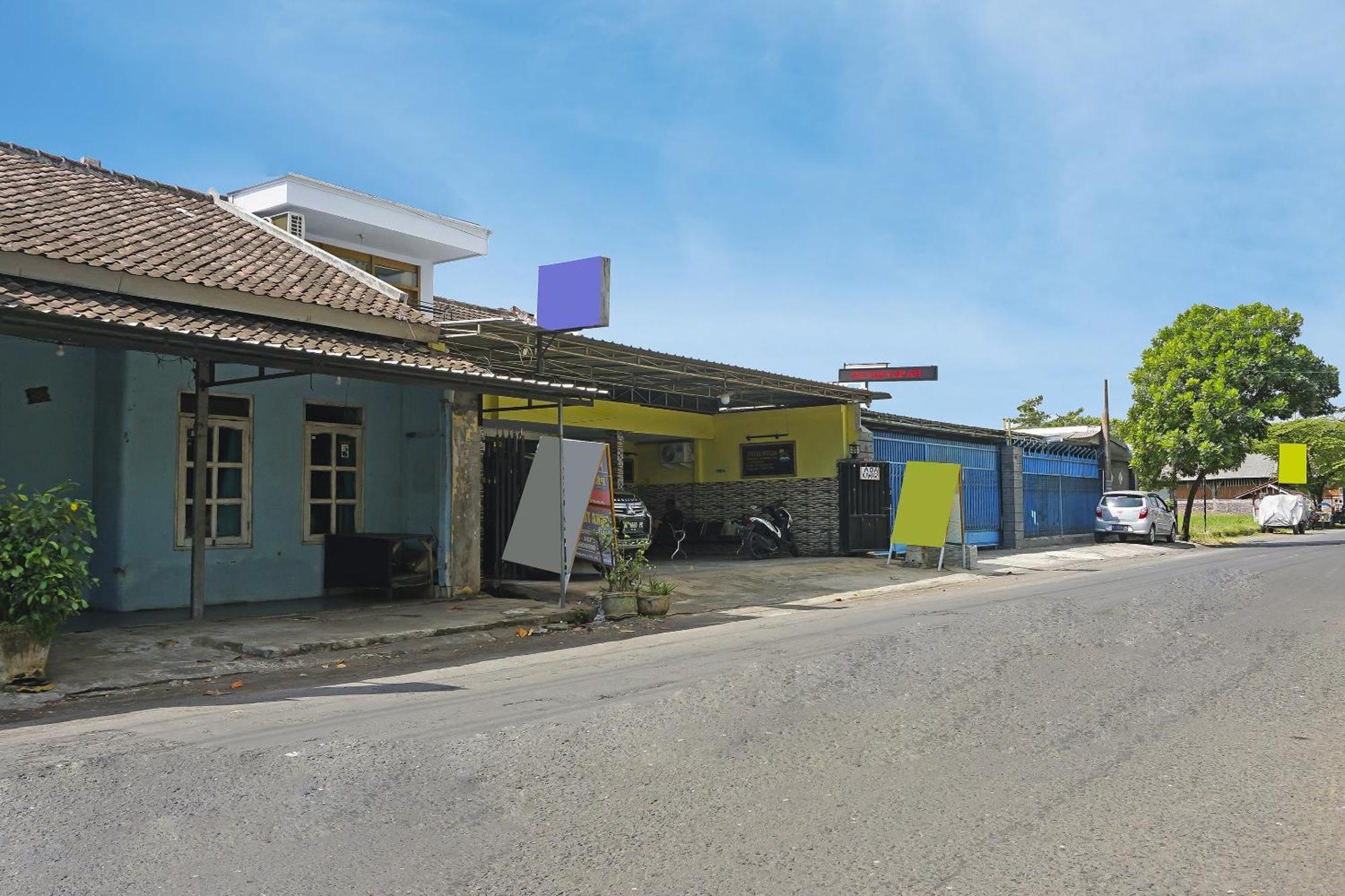 Putih Mulia Homestay Syariah Lumajang المظهر الخارجي الصورة