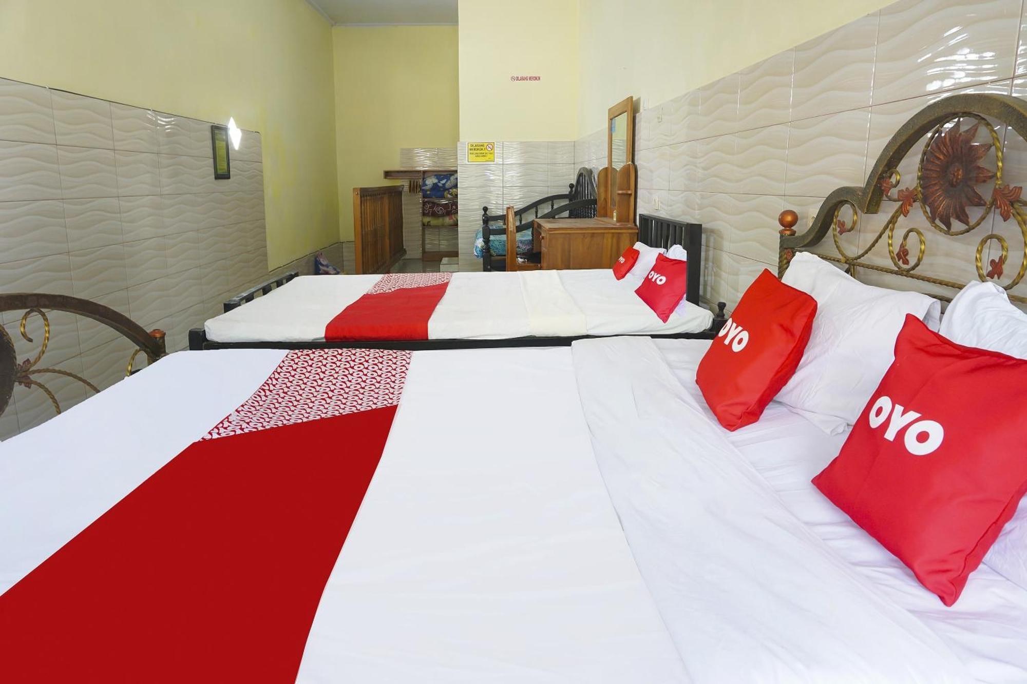 Putih Mulia Homestay Syariah Lumajang المظهر الخارجي الصورة